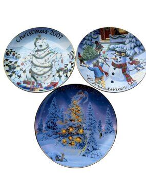 Lot of 3 Collectible Holiday 22k Gold Porcelain Plates by Avon Products 8.25"
